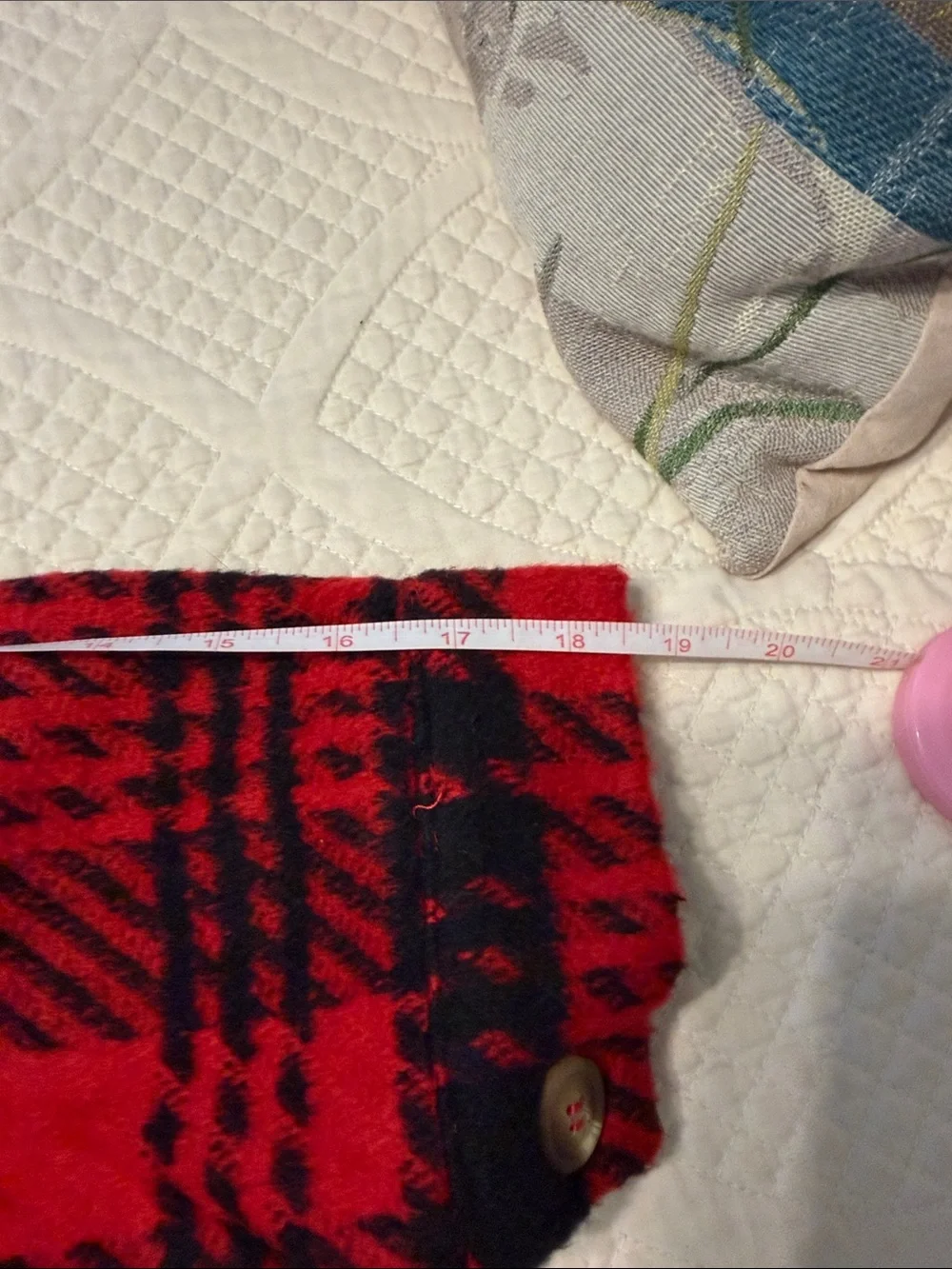 JODIFL Red and Black Graphic Knit Crewneck Sweater